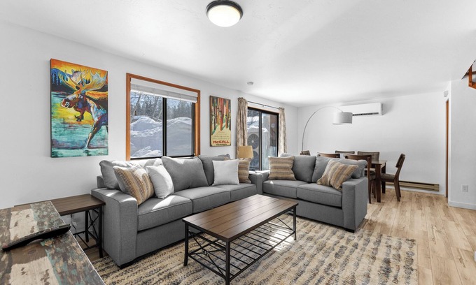 McCall House | Happy Hideaway - Aspen Village Condo w seasonal pool, close to lake, park, golf, and downtown