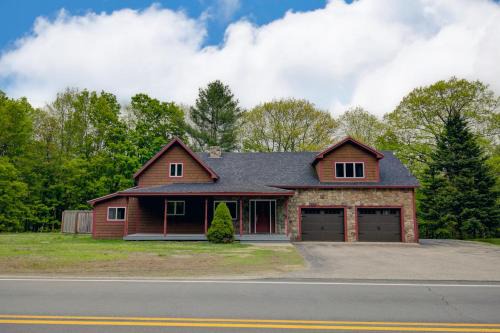 Woodstock House | Happy Hideaway
