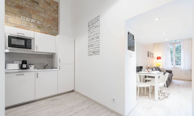 Nepszinhaz negyed Apartment | happy home Budapest WHITE Central located apartment with 80 039 s pinball machine