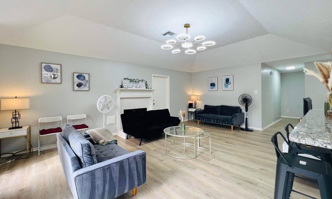 Barker House | Happy house in the heart of Willowbrook Mall