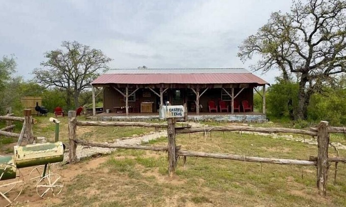 Voca Cabin | Happy Trails Cabin - Sleeps 5 Adults, 4 Children
