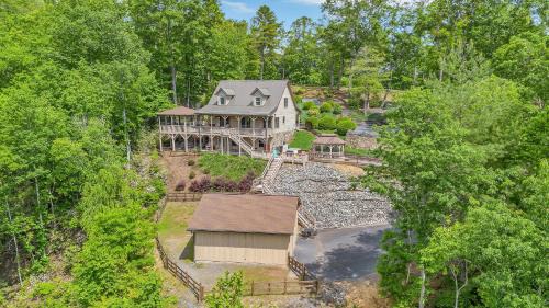 Ferguson House | Happy Trails
