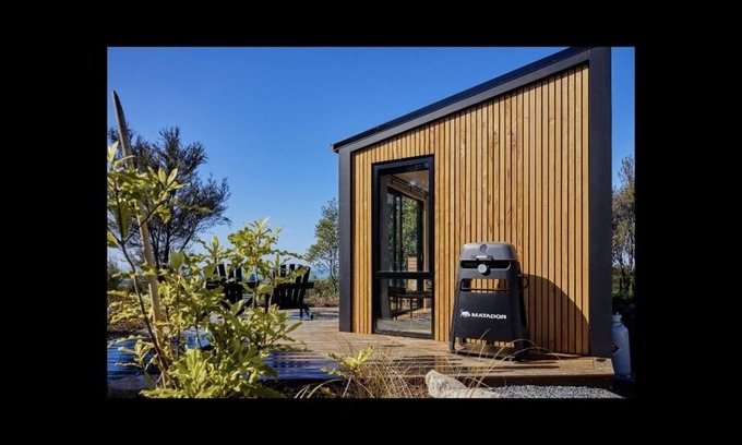 Hapuku Cabin | Hapuku river terrace A Eco Tiny House in the foothills of the kaikoura mountain.