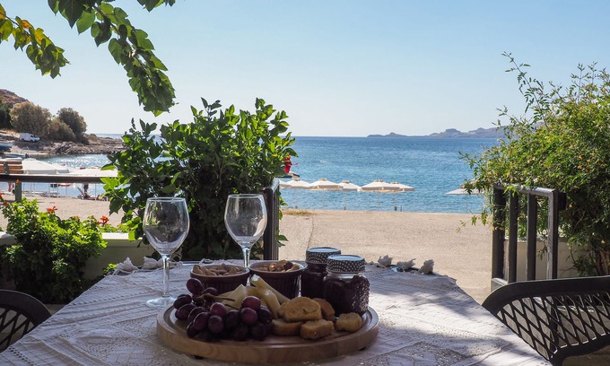 Haraki House | Haraki beach house. Beautiful, family-friendly, perfect for relaxing holiday