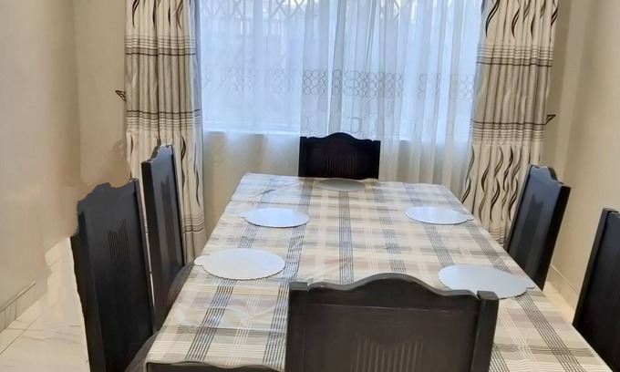 Mbare West House | Harare Houghton Park New Holiday home *Borehole, Solar, WFI*
