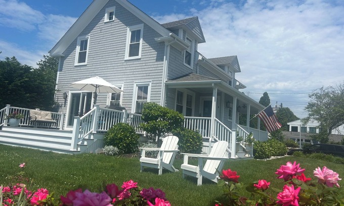 Dartmouth Cottage | Harbor Front Cottage in the Heart of the Padanaram Village
