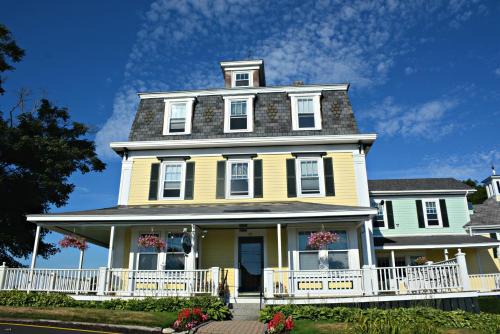 Boothbay Harbor Bed & Breakfast | Harbor House Inn