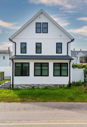 Stonington House | Harbor House on Main Historic 5BR Retreat Near Downtown Mystic