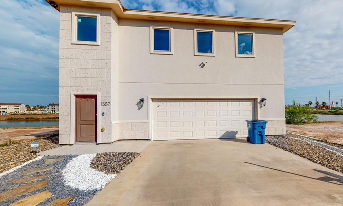 Port Isabel House | Harbor Island Retreat