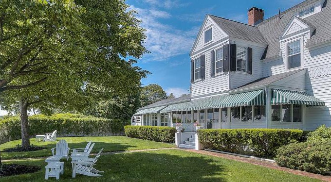 Pipes Cove Bed & Breakfast | Harbor Knoll Bed and Breakfast