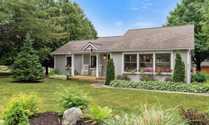 Harbor Springs House | Harbor Springs and Nub's Nob - Perfect Location for A Fun Filled Vacation!