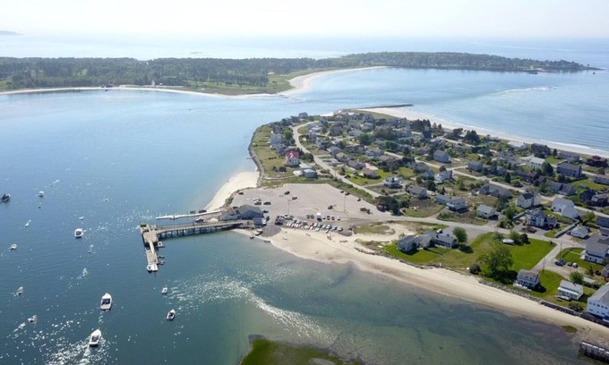 Scarborough House | Harbor View Beach Home | Bayley Vacation Rentals | Marsh Views | Outdoor Space
