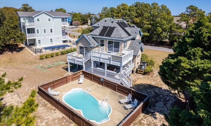Whalehead Beach Apartment | Harbor View | by Rather Be Properties