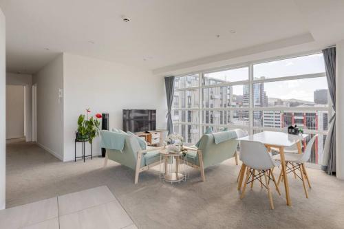 Te Aro Apartment | Harbor View Two Bedroom Apartment At Pinnacle