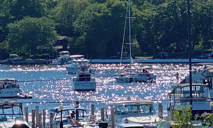 Saugatuck House | Harborfront 2-bedroom house with AC, WiFi in welcoming Saugatuck