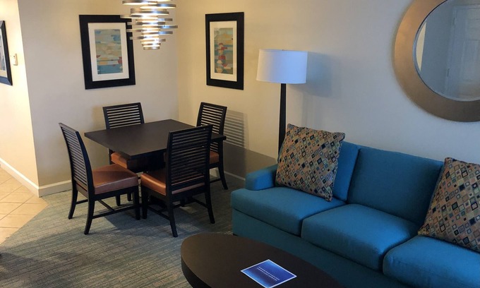 Paradise Island Villa | Harborside Resort, Atlantis, 2 bdrm lockoff Villa, sleeps 8, wristbands included