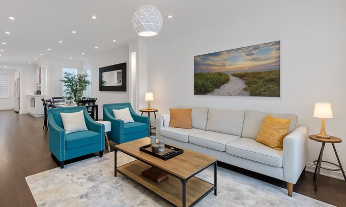 Riverdale Hotel | Harbory Stays - 4BR Suite