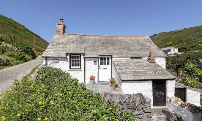 Boscastle Cottage | HARBOUR COTTAGE, pet friendly, luxury holiday cottage in Boscastle