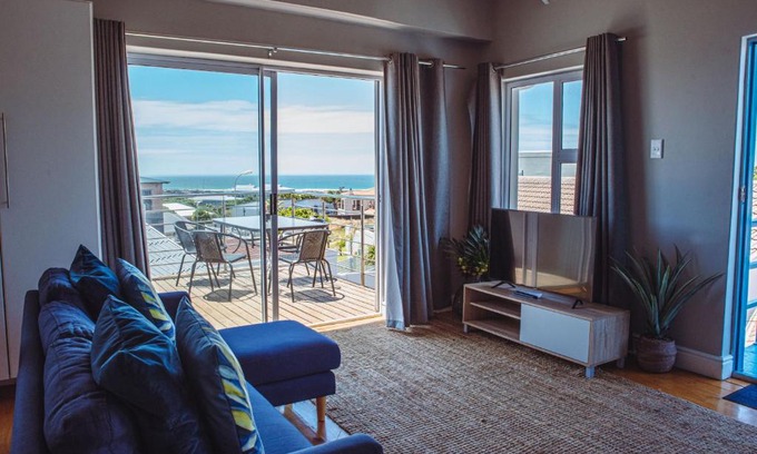 Humewood House | Harbour Cottages, Humewood