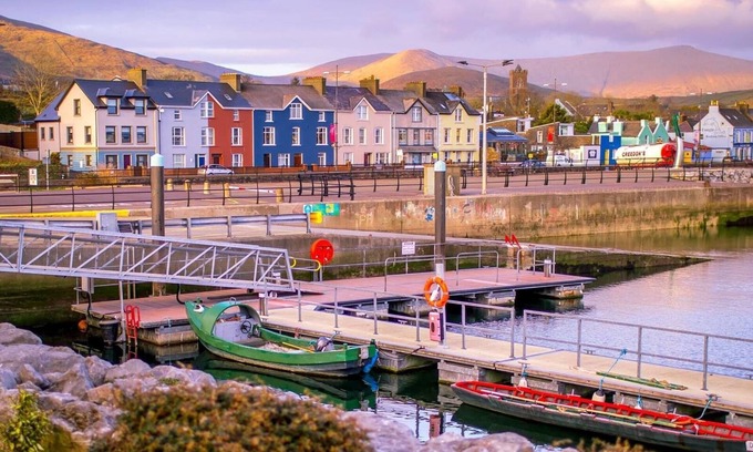 Dingle House | Harbour Haven, At The centre of beautiful Dingle town.