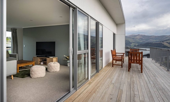 Duvauchelle House | Harbour Heights - Akaroa Holiday Home