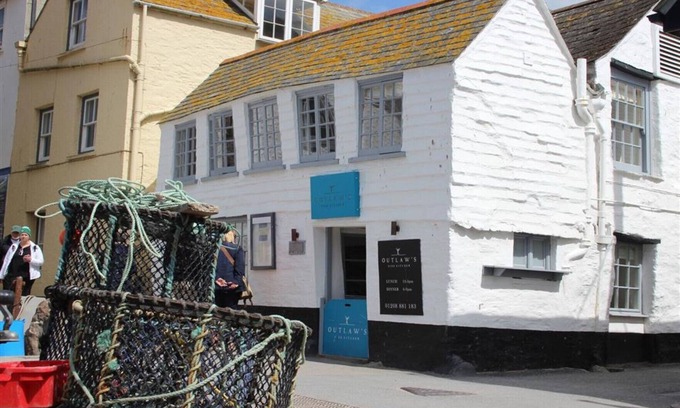 Port Isaac Cottage | Harbour Loft, Port Isaac, harbour & beach views