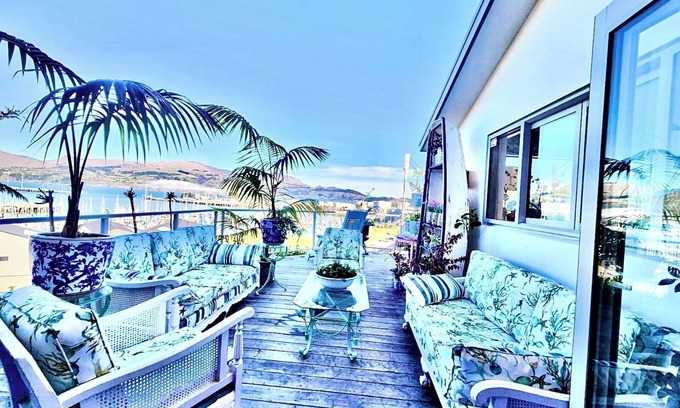 Lyttelton House | Harbour/marina views in Lyttelton, out door bath,15 mins from Christchurch