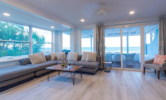 Nassau House | Harbour Mews - Oceanfront Townhouse