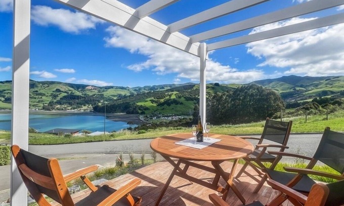 Duvauchelle House | Harbour View 3-Bedroom Retreat