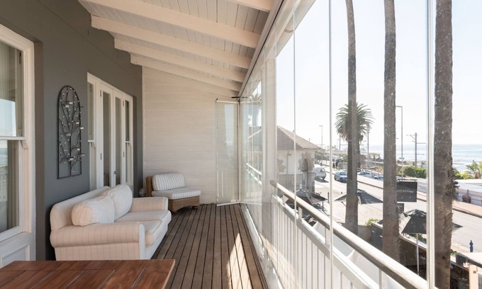 St. James Apartment | Harbour View Cottage with enclosed porched and breathtaking views of Kalk Bay