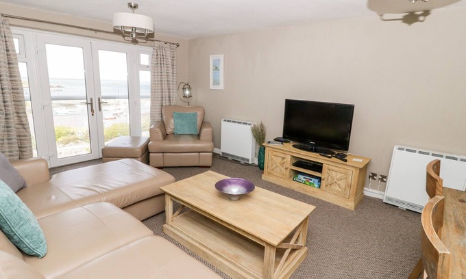 Cemaes Bay Cottage | Harbour View