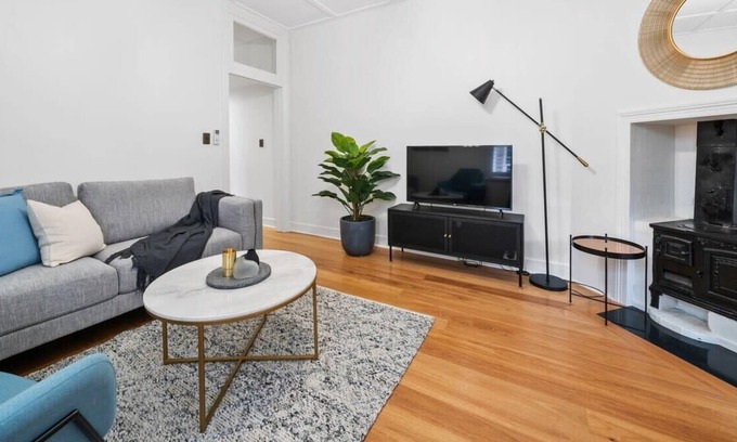 Millers Point Apartment | Harbour View Terrace In The Heart Of The Rocks