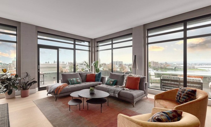 Inner Harbour Condo | Harbour Vista