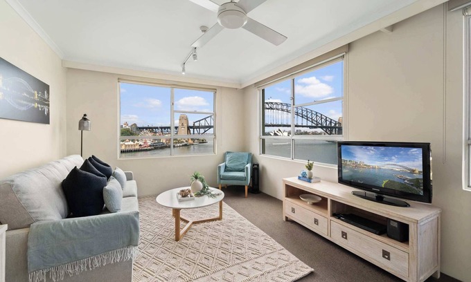 McMahons Point Apartment | Harbourside 43 Summar