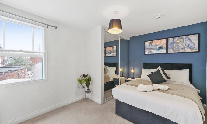 Bristol Floating Harbour Condo | Harbourside Heaven in Bristol
