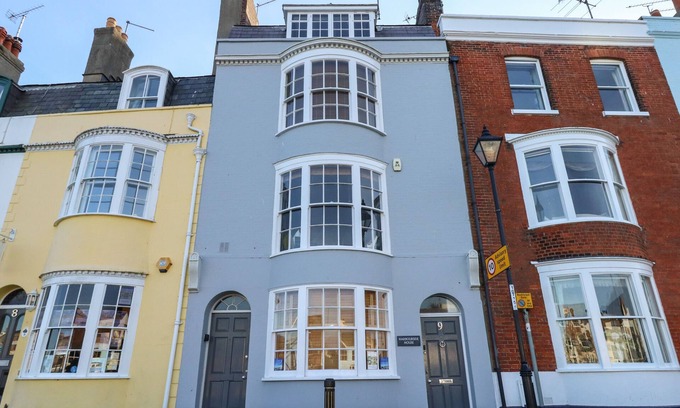 Weymouth Cottage | HARBOURSIDE HOUSE, family friendly in Brewers Quay Harbour