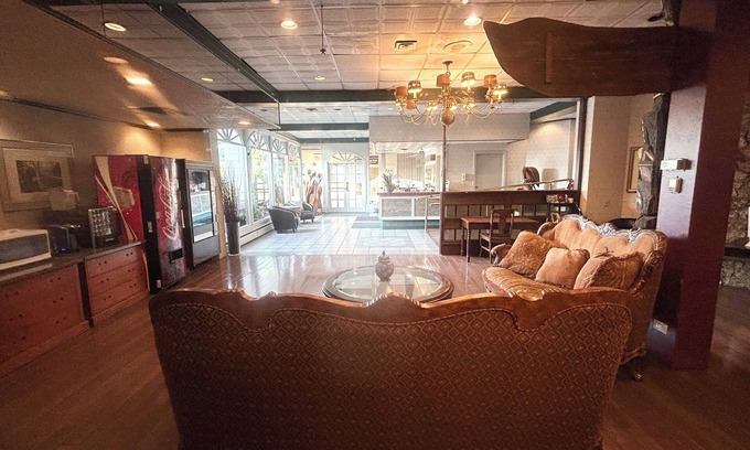 Campbell River Hotel | Harbourside Inn