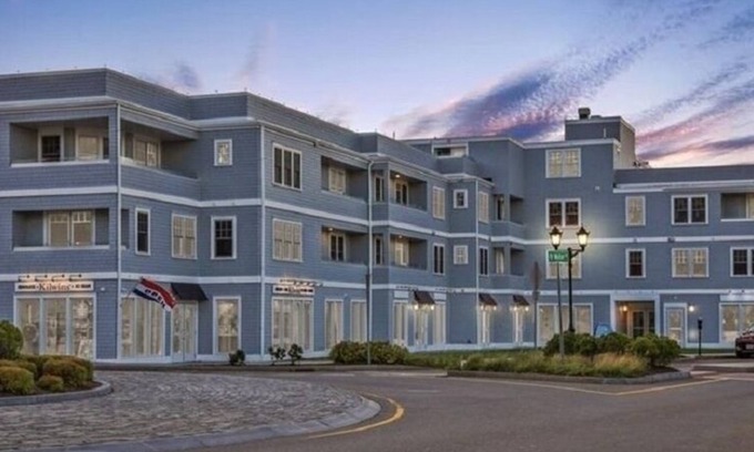 Plymouth Cultural District Condo | Harbourtown Suites