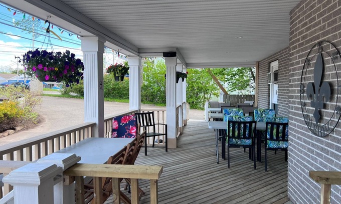 Sydney Hotel | Harbourview Inn & Suites