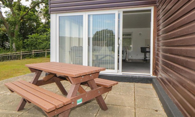 Heligan House | Harcombe House Bungalow 4