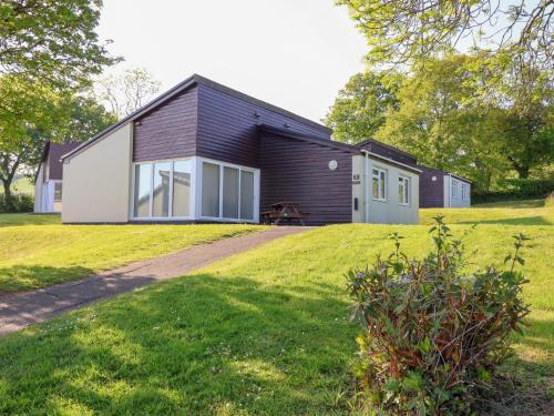 Heligan House | Harcombe House Bungalow 2