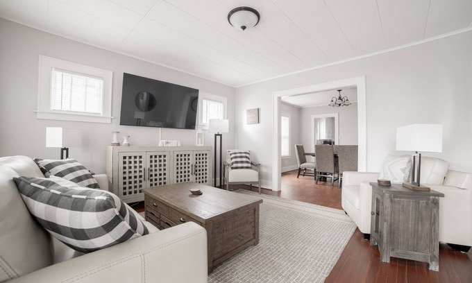 Syracuse Apartment | HardingBNB First Floor