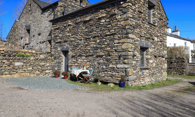 Crosthwaite Cottage | HARDRIGGS BANK COTTAGE, pet friendly, with a garden in Windermere