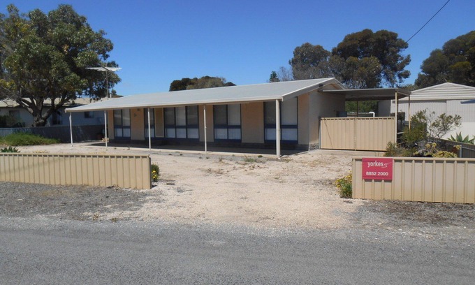 Minlacowie House | Hardwicke Beach House Short Walk to Beach! Off Peak special!
