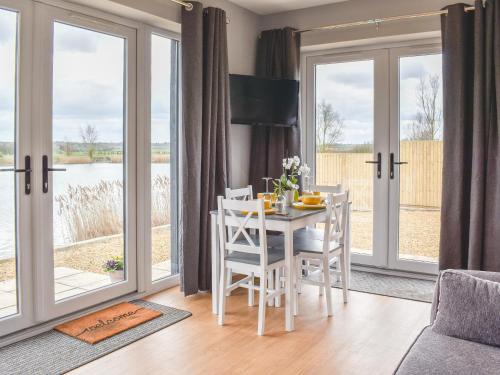 Huntingdon House | Hare Lodge - Uk30604