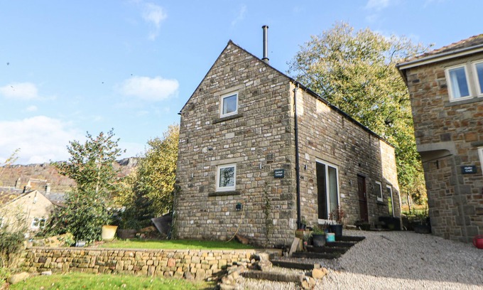 Beeley House | HAREBELL COTTAGE, family friendly, with open fire in Curbar