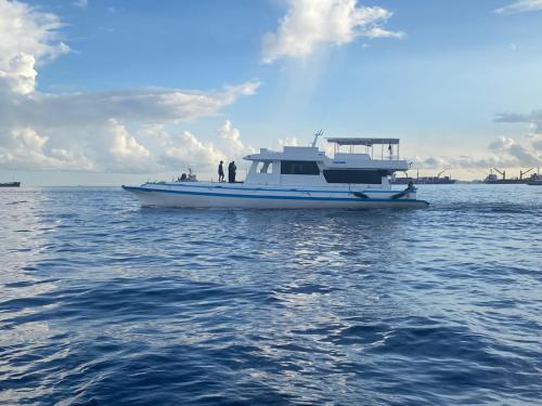 Farukolhufushi Island Hotel | Hariana Safari Boat