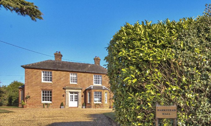 Ipswich House | Harkstead Hall By Group Retreats