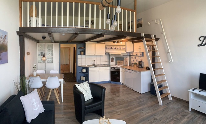 Altfunnixsiel Apartment | Harlequartier apartment, directly on the Harle with jetty, near Carolinensiel