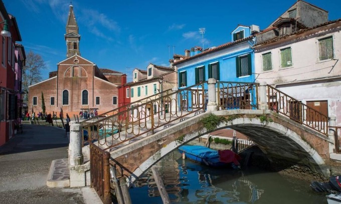 Burano Apartment | Harlequin